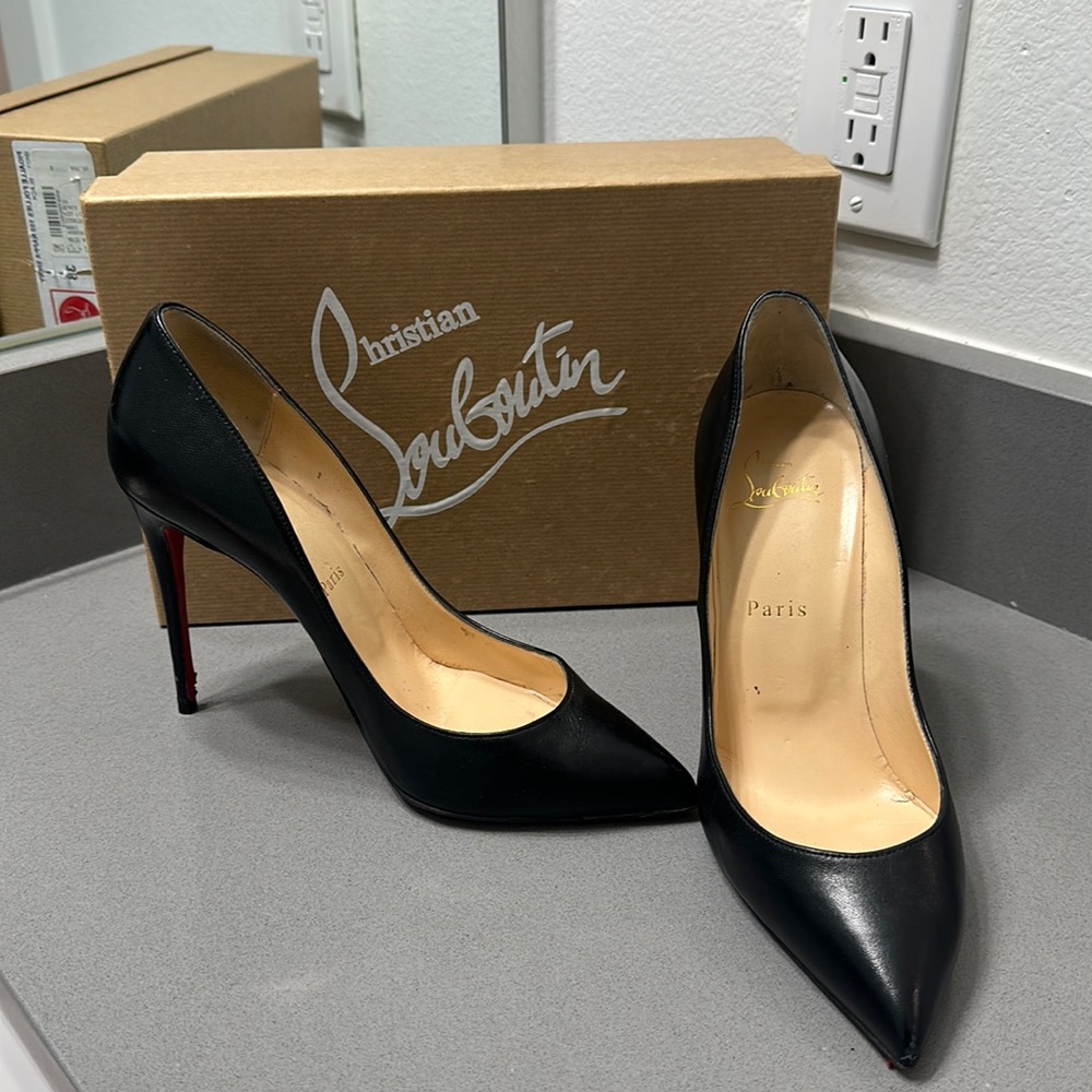louboutin so Kate matte black heel size 38